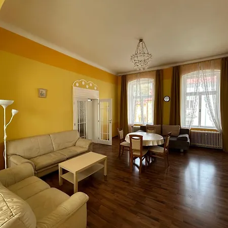 Schloss Ambras * Mariánské Lázně