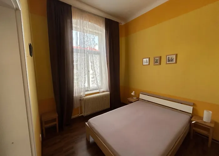 Schloss Ambras * 마리안스케 라즈네