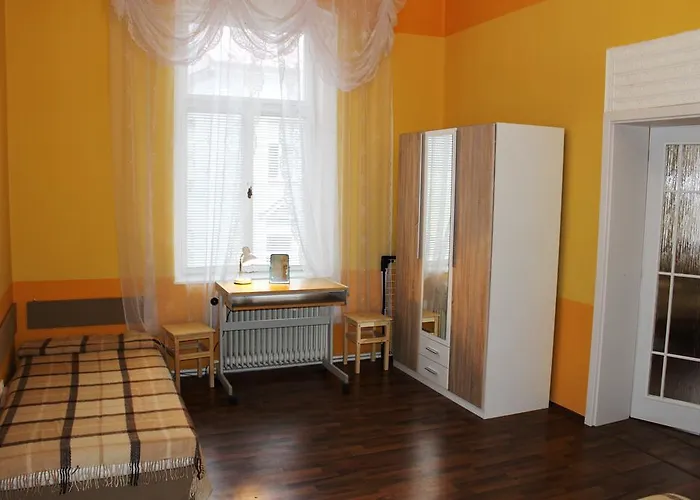 Schloss Ambras Apartment *